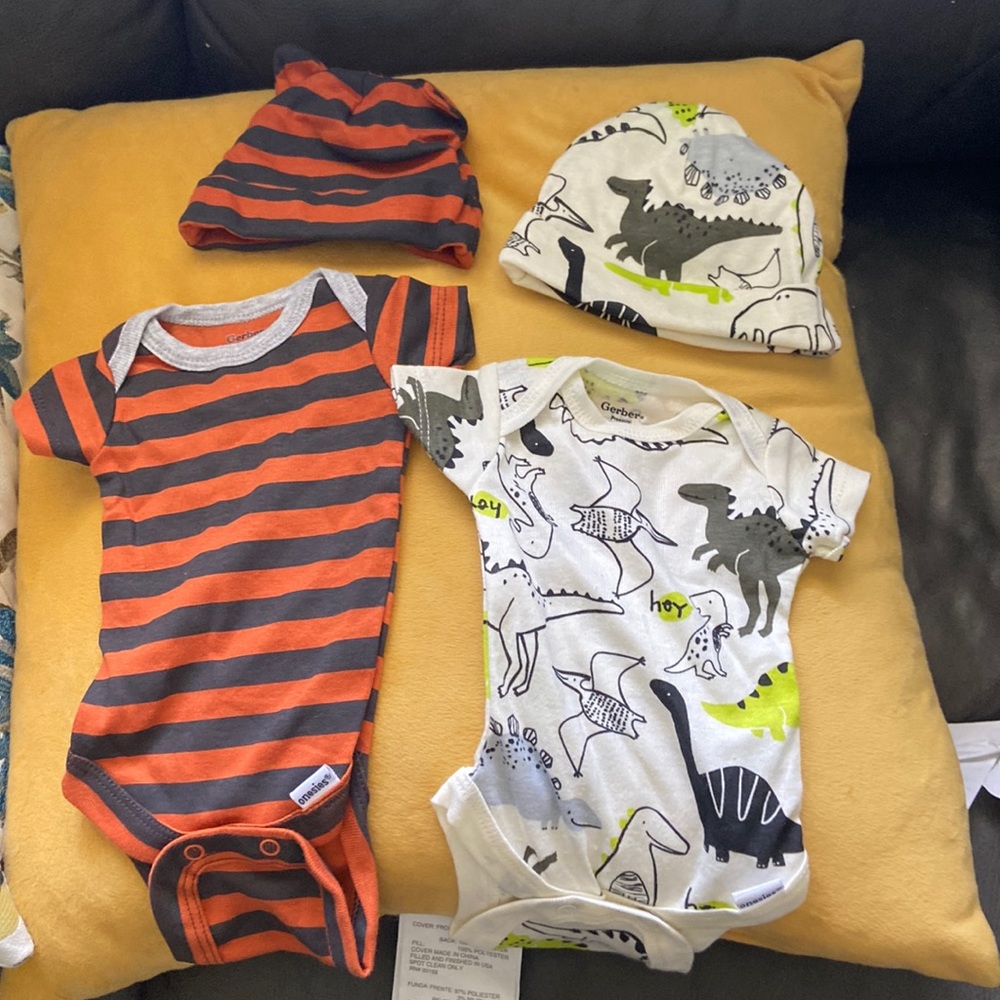 Baby bodysuit and matching hat